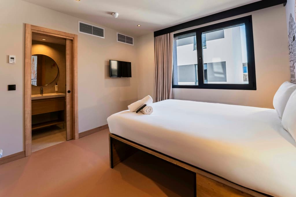 easyHotel Madrid Alcala - photo 2