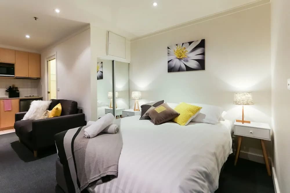 WILLOW, Carlton Studio Apartment - photo 15
