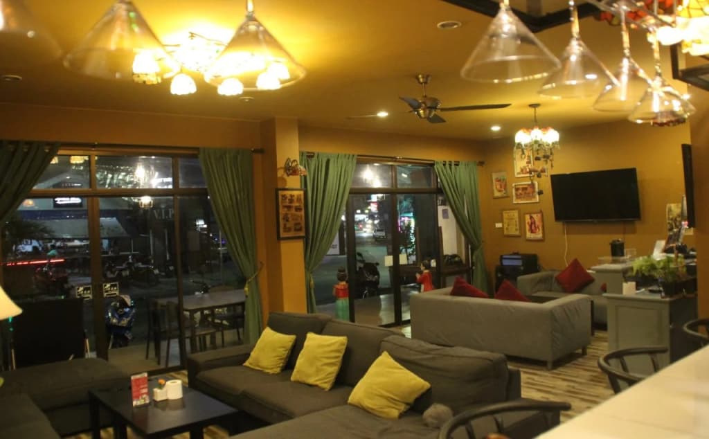 Ol'Masta Hotel & Lounge - photo 8