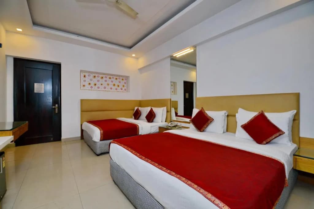 Hotel Krishna - photo 37