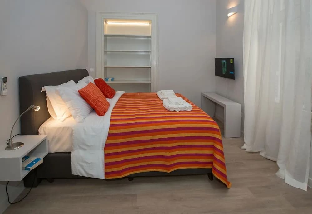 Magnificent Neoclassical apt in Syntagma by GHH - photo 6