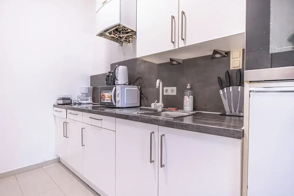 Charming 2BR Apt Vienna Long Stay - photo 9