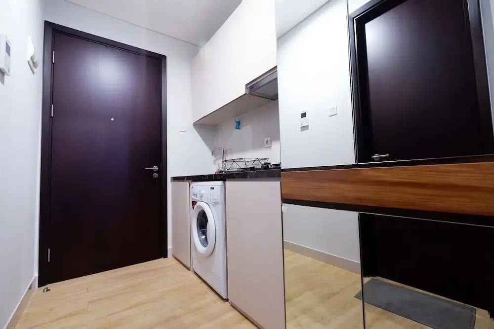 Comfortable Studio Puri Mansion Apartment - photo 4