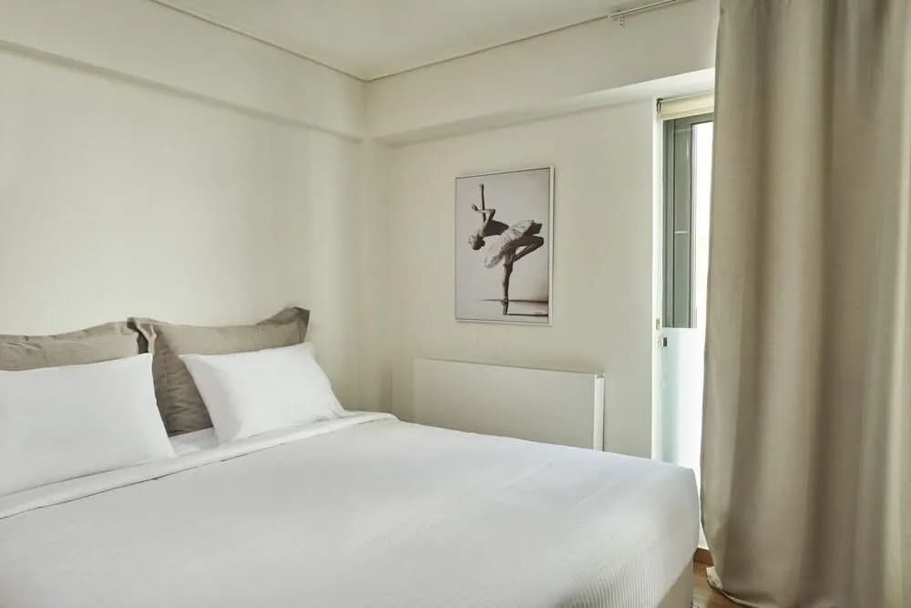 Contemporary Comfy Apt - photo 5