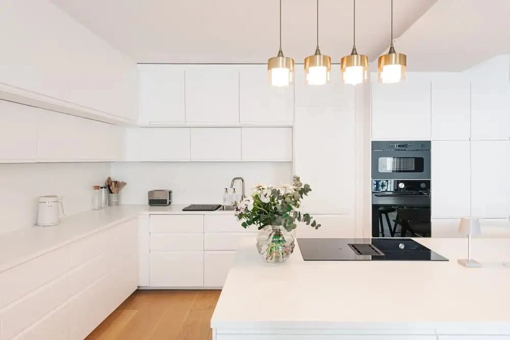By Saint-sulpice Newly Refurbished 4 BR Apartment - photo 14