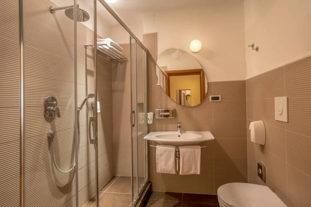 Best Western Plus Globus Hotel - photo 10