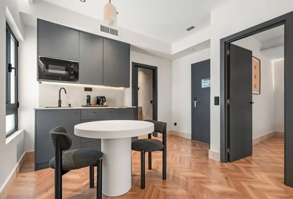Pacifico Suites near Retiro - photo 18