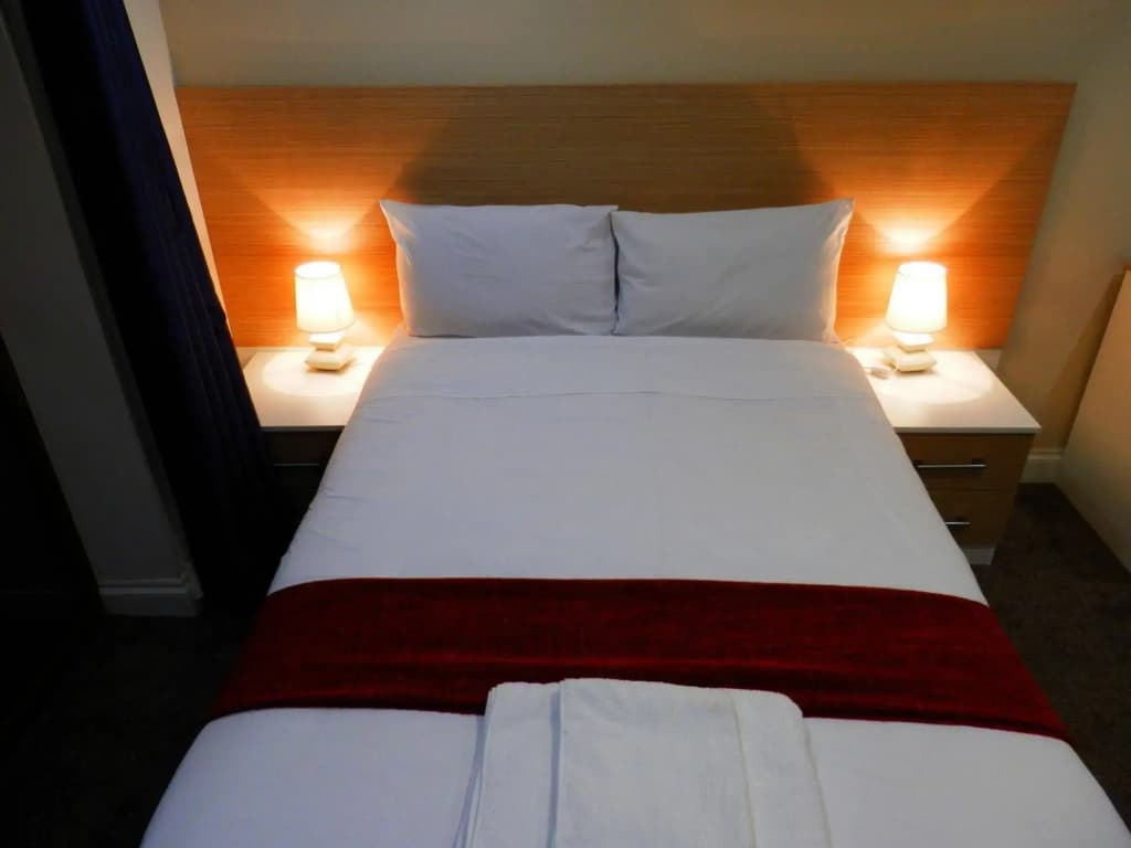 Heathrow Traveller B&B - photo 5