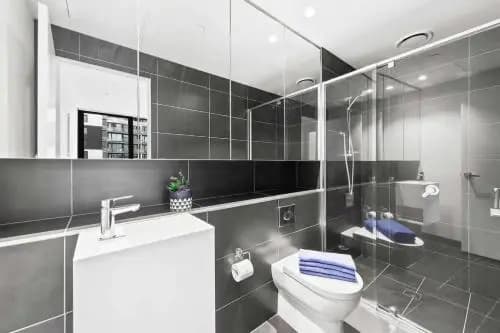 Large 2BR+Comfy+Parking Included - photo 5