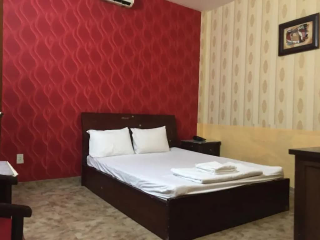Long Son Hotel - photo 16