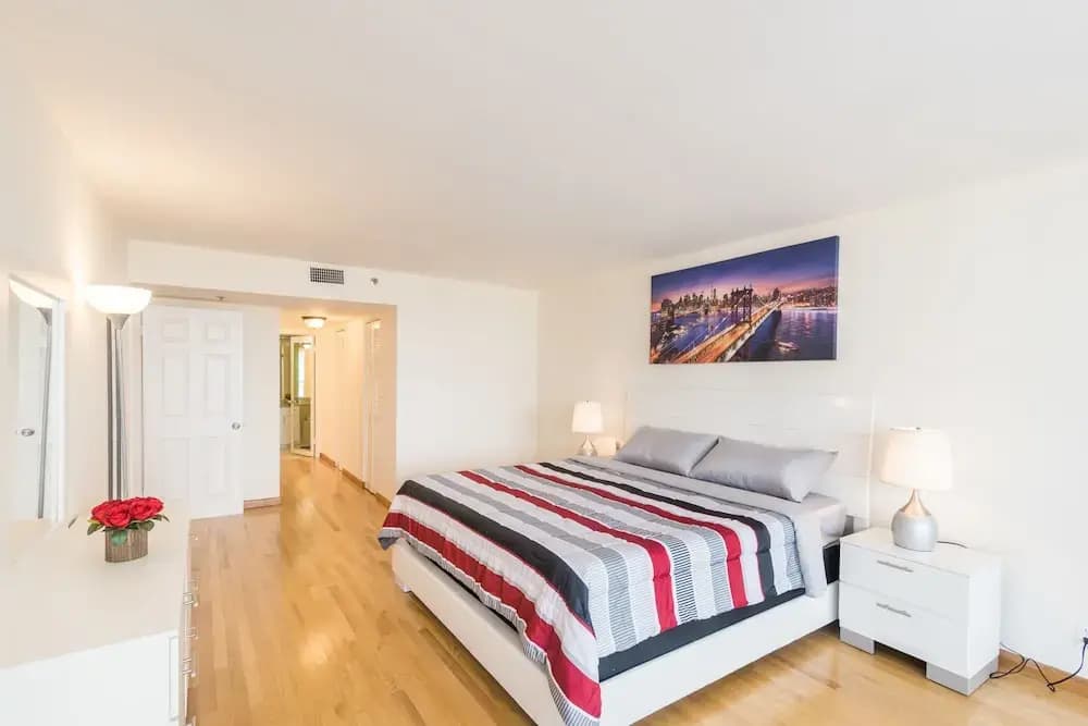 Glamorous 3 Bedroom with a View - photo 5