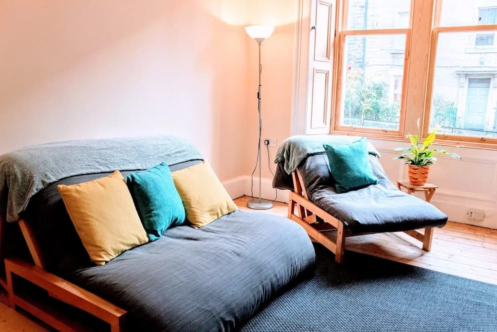 2 Bedroom Flat In City Centre - photo 5