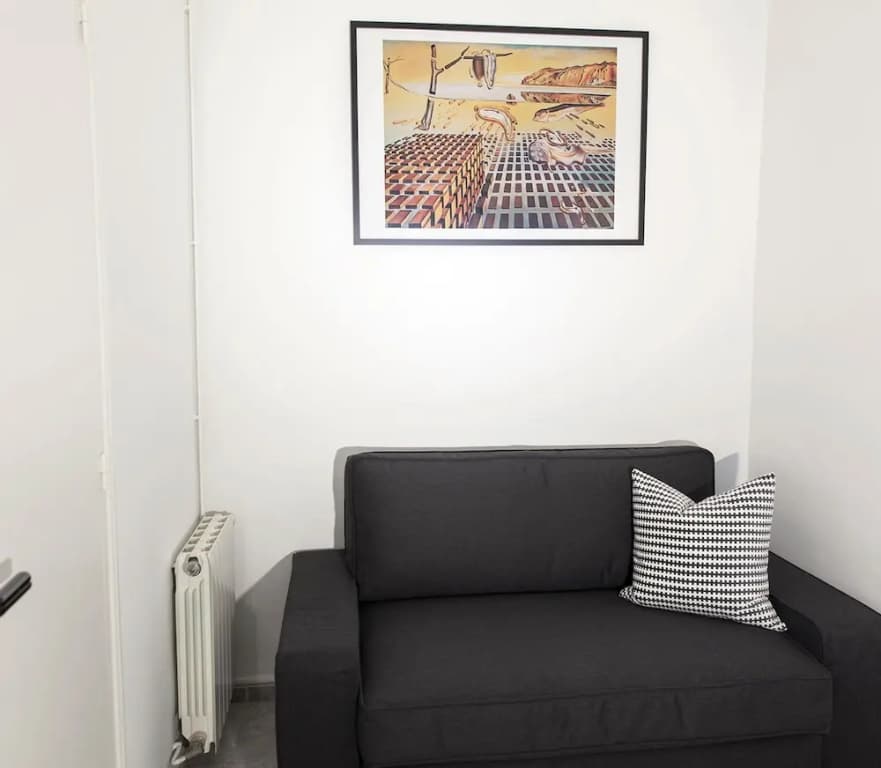 Prime Eixample Hideaway 6 Guests With Balcony by Myrentalhost - photo 16
