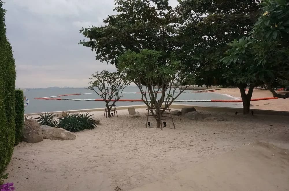 Baan Plai Haad Beachfront Condominium - photo 15