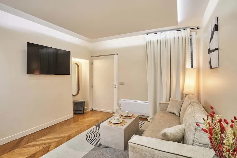 Superb Air-conditioned Flat on the Champs Elysees - photo 8