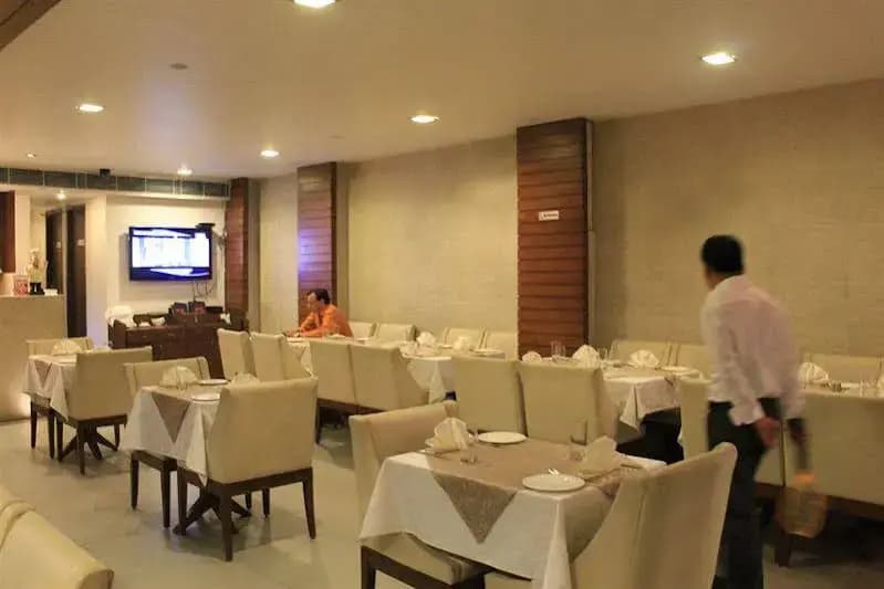 Hotel Apra Deluxe - photo 16