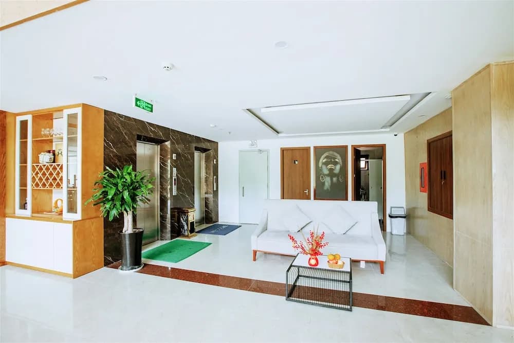 Night Sea Hotel - photo 1