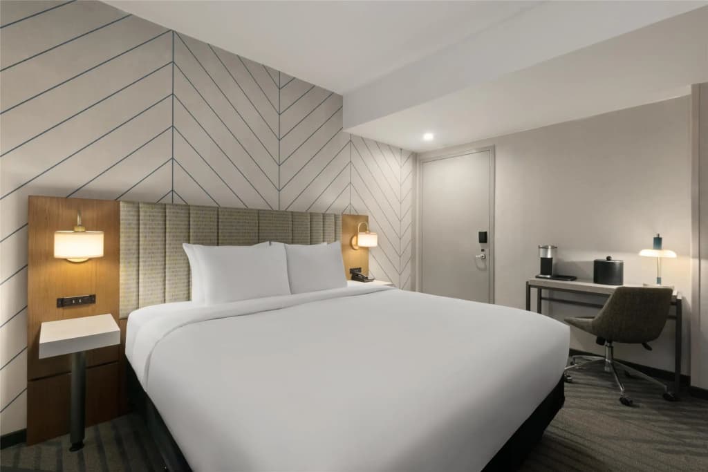 Hampton Inn Long Island City  NY - photo 16