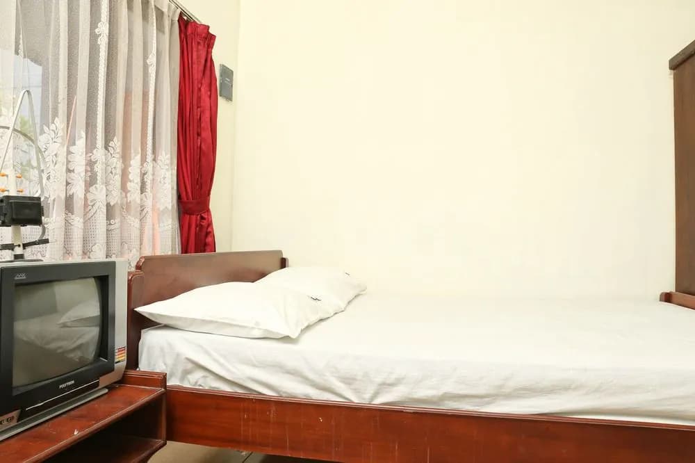 RedDoorz @ Mahendradatta 2 - photo 9