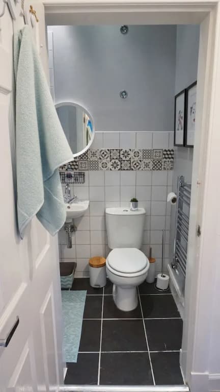 2 Bedroom Flat in Edinburgh With Free Parking - photo 8