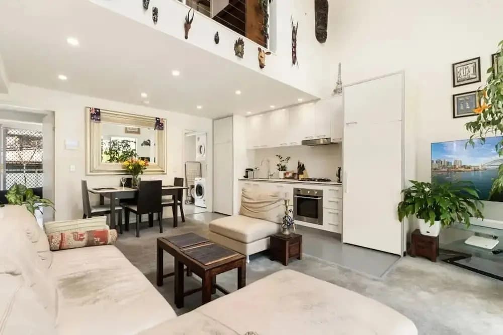 Poolside Apartment Opposite Redfern Park - photo 12