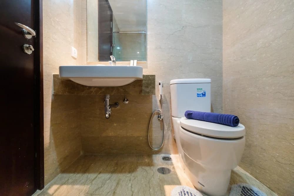 Modern Studio Menteng Park Apartment - photo 9