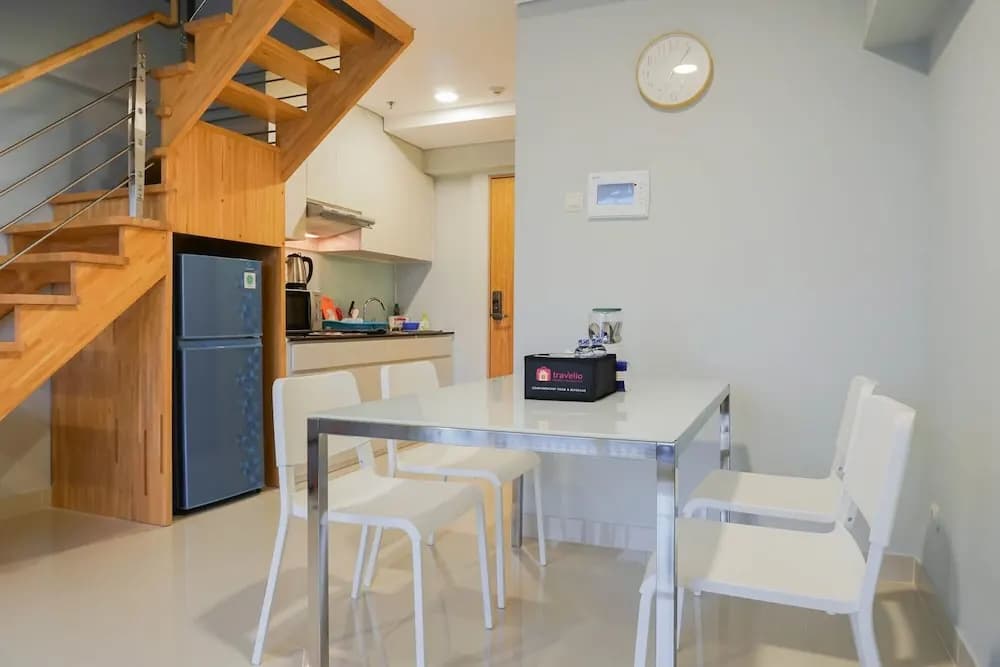 Modern 2BR Apartment at Maqna Residence - photo 21