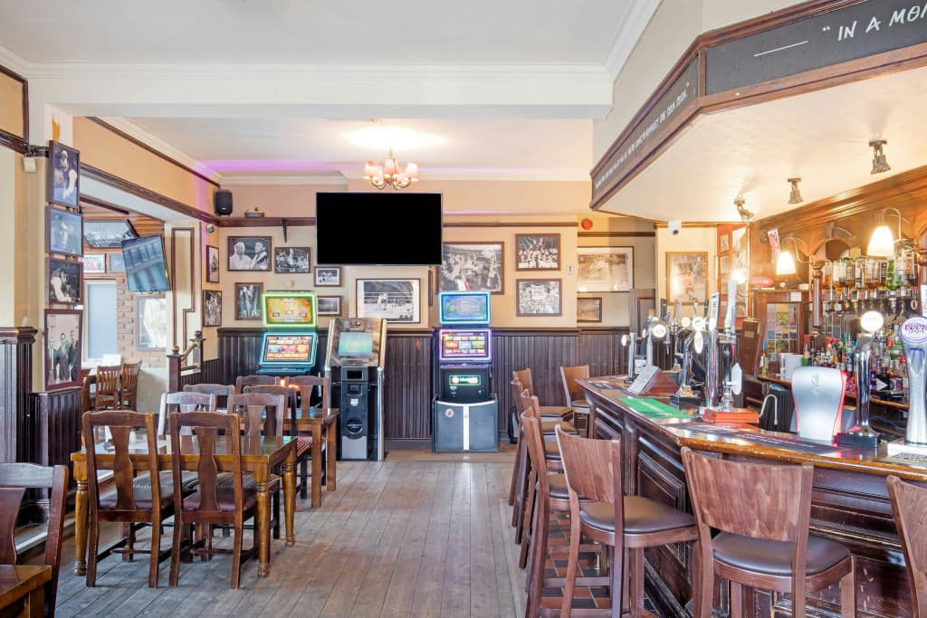 OYO The Green Man Pub and Hotel - photo 19