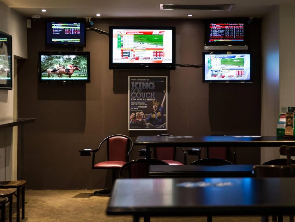 Toongabbie Hotel - photo 18