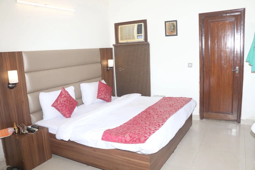 Hotel Kashish Plaza - photo 3