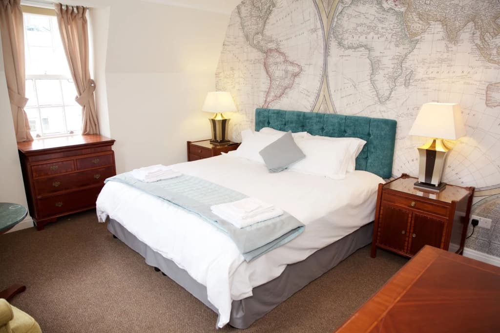 The Captain Cook Hotel - photo 5