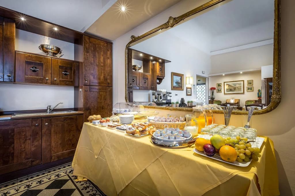 Hotel Emma - photo 11