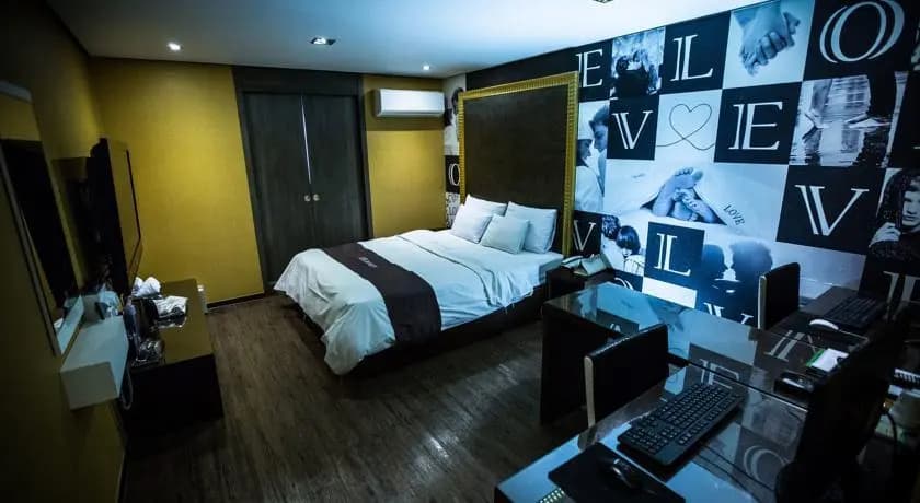 Tom Robin Hotel - photo 3