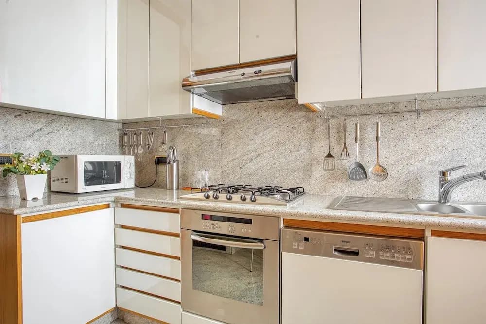 JOIVY Captivating flat with balcony - photo 11