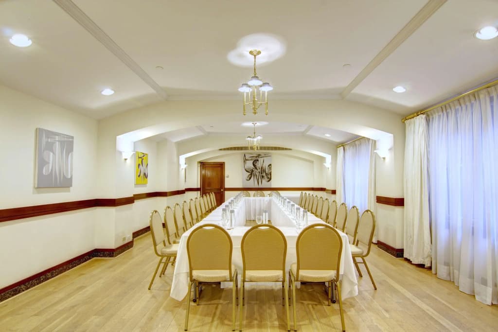 The Roger Smith Hotel - photo 40