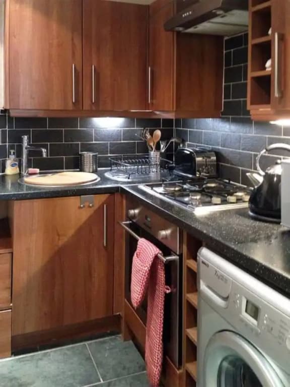 1 Bedroom Flat With Castle View - photo 13