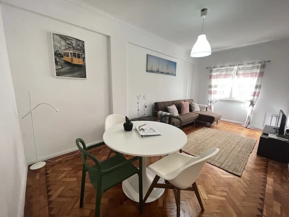 27 92 Campolide Apartment - photo 2
