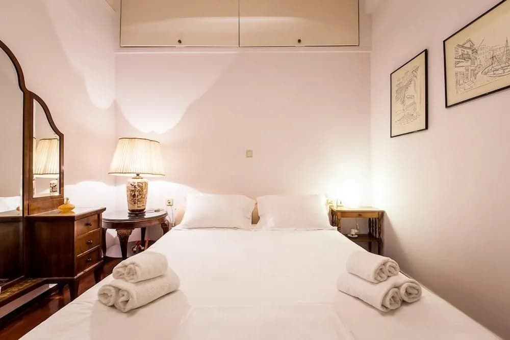 Ideally located flat for 4 ppl-Acropolis - photo 3