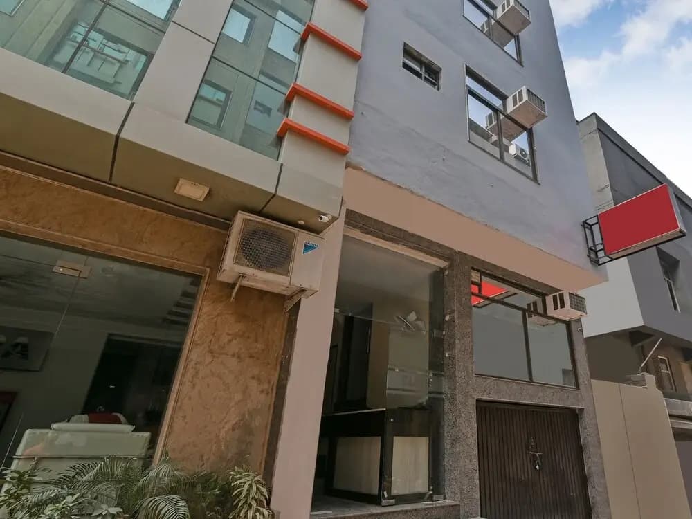 Oyo 23424 Hotel Clink - photo 1