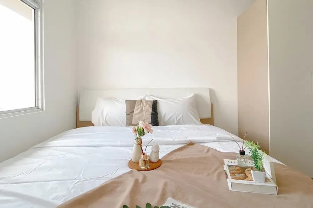 Simple Grey 1Br At Vittoria Residence Apartment - photo 1