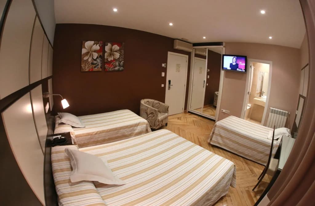 Hostal Sol Square Madrid - photo 6