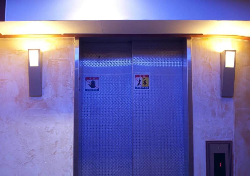 Rich Hotel - photo 8