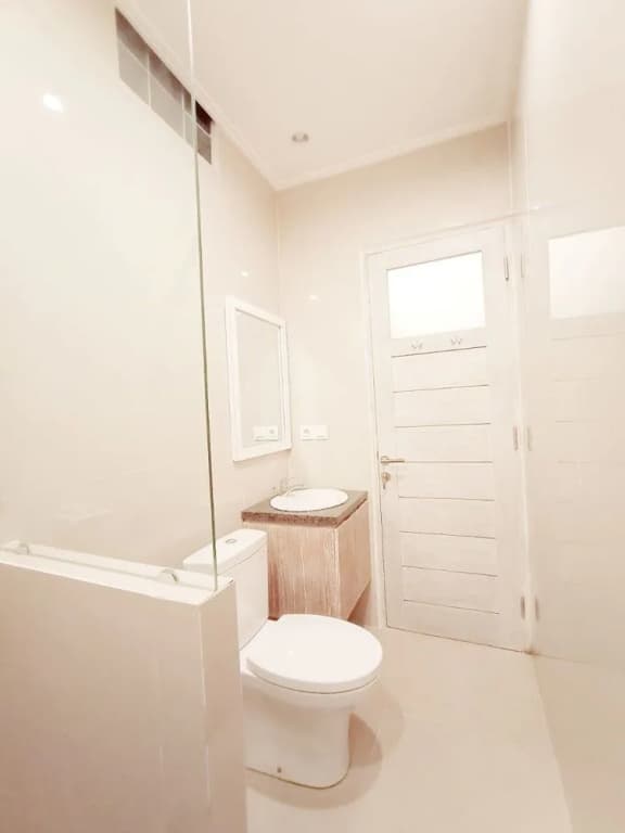 Berawa Dini Guesthouse - photo 8