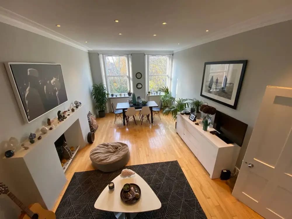 Beautiful 2 Bedroom Property in Earl's Court - photo 10