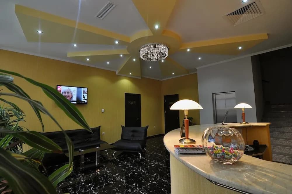Royal Georgia Hotel - photo 11