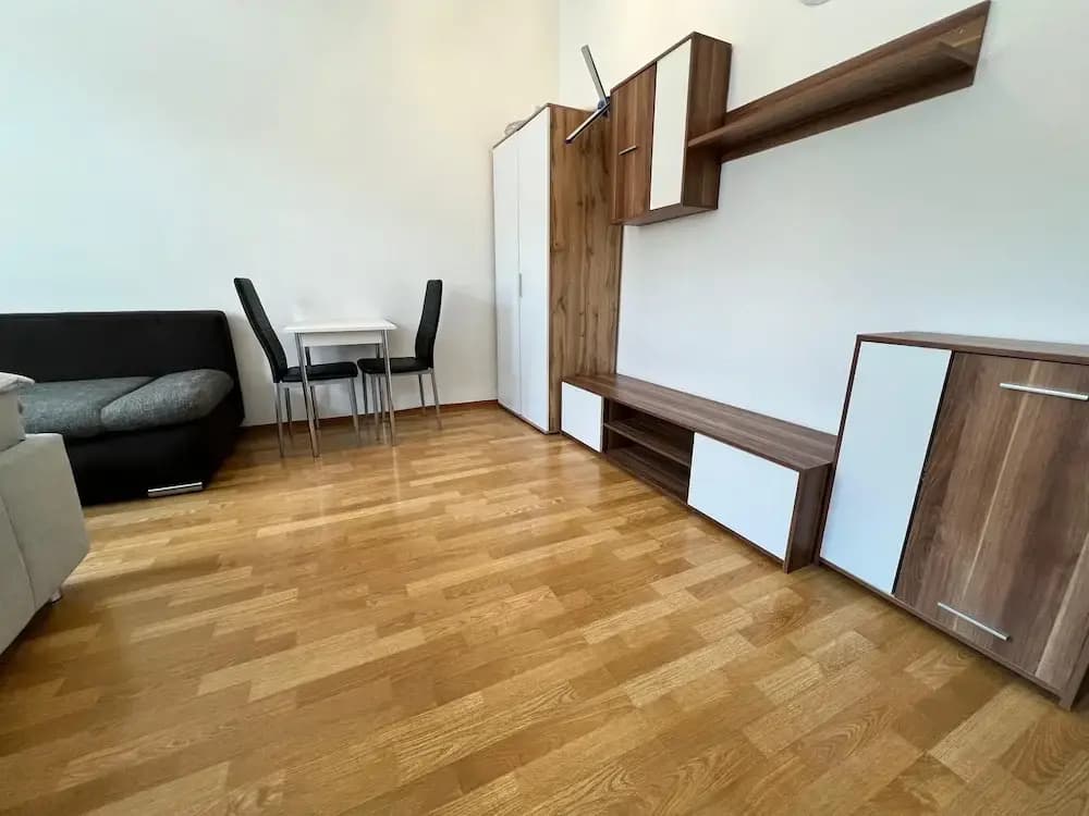 EasyStay 3BR shared Apt. Near Meidling - photo 4