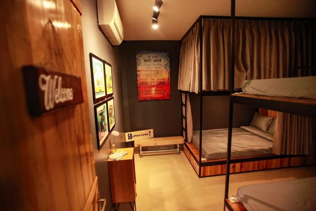 5D Upper Dorm Shared Room Hostel - photo 2