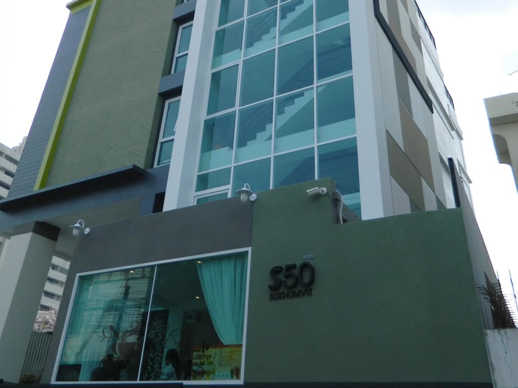 S50 Sukhumvit Hotel - photo 3