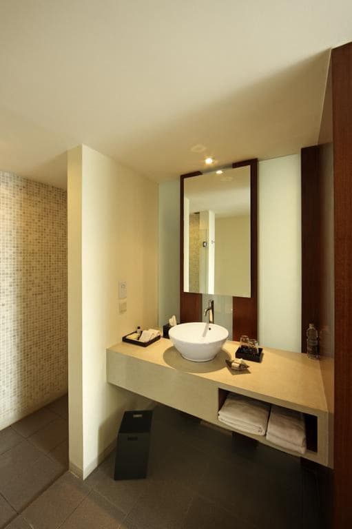 Mövenpick Hotel Jakarta City Centre - photo 10