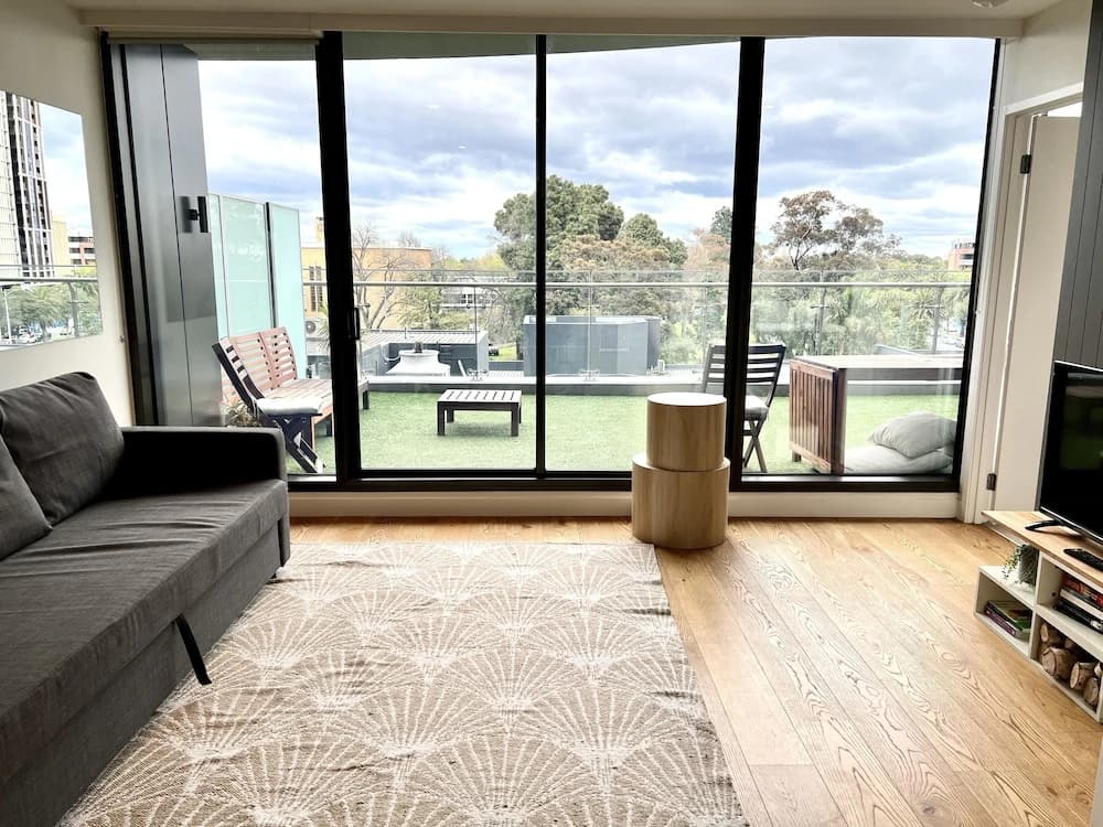 Readyset Apartment on Emerald - photo 6